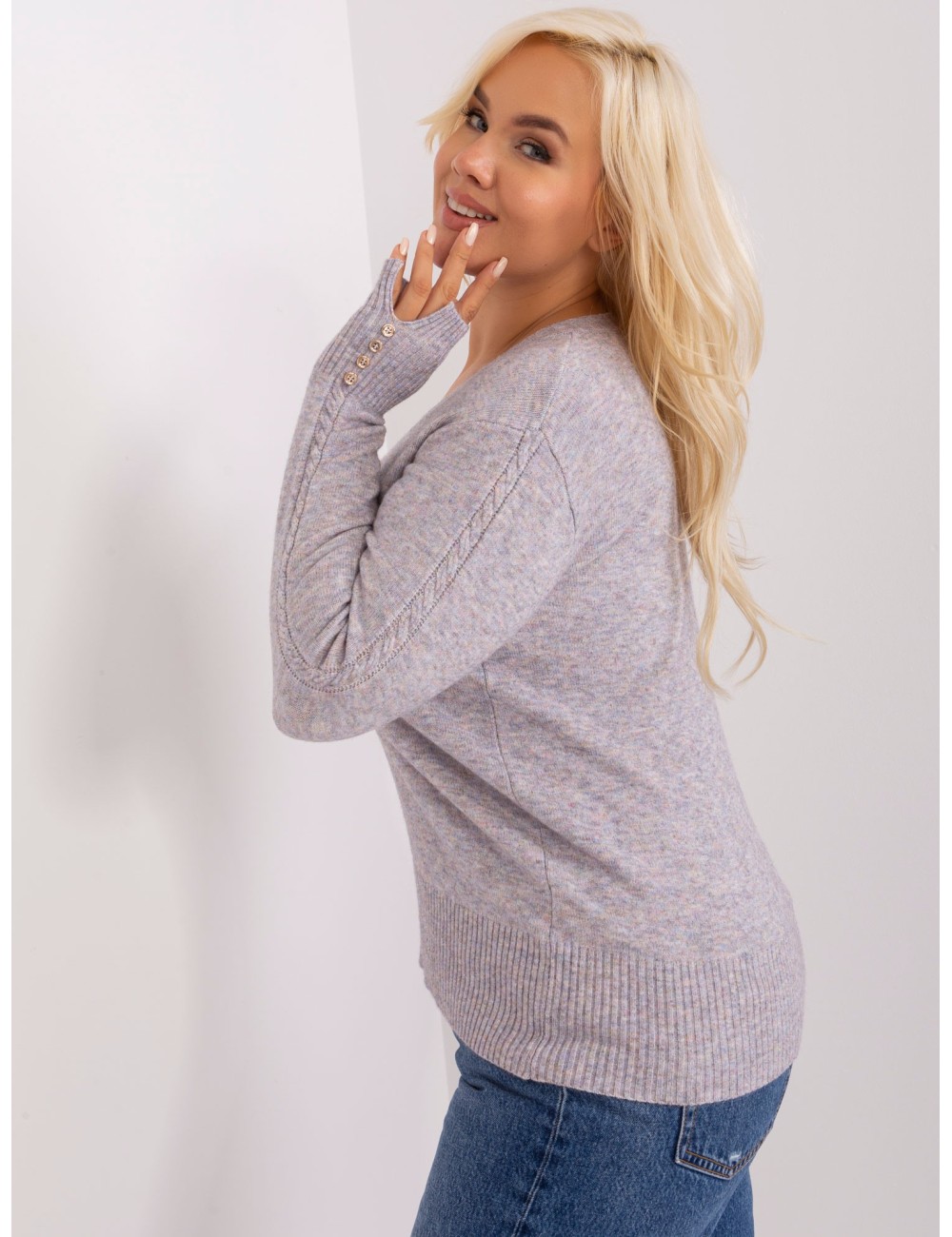 Damski sweter plus size z dekoltem V