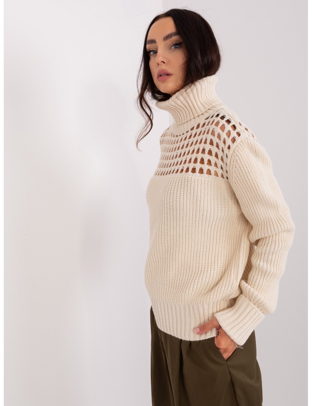 Dzianinowy sweter z golfem