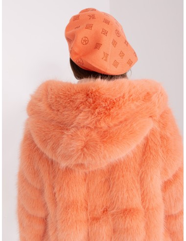 Damski beret z aplikacją