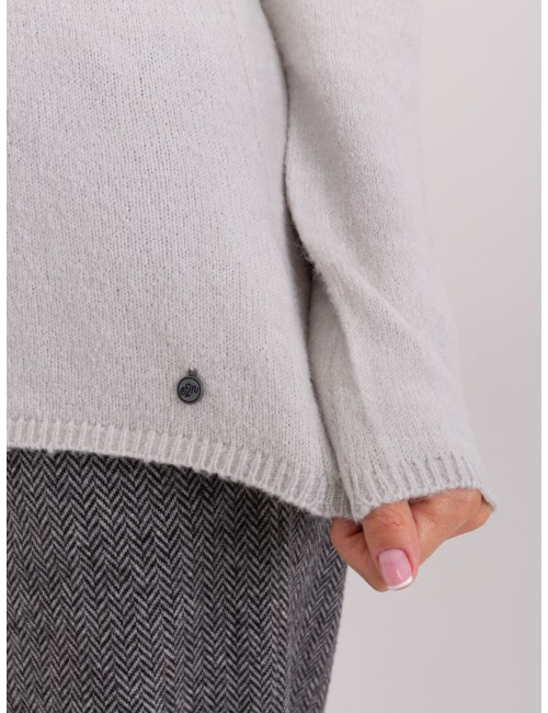Sweter klasyczny z dekoltem V