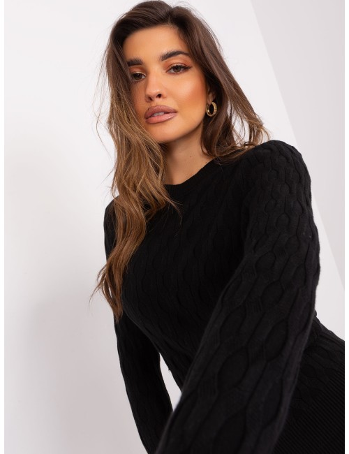Damski sweter klasyczny w warkocze