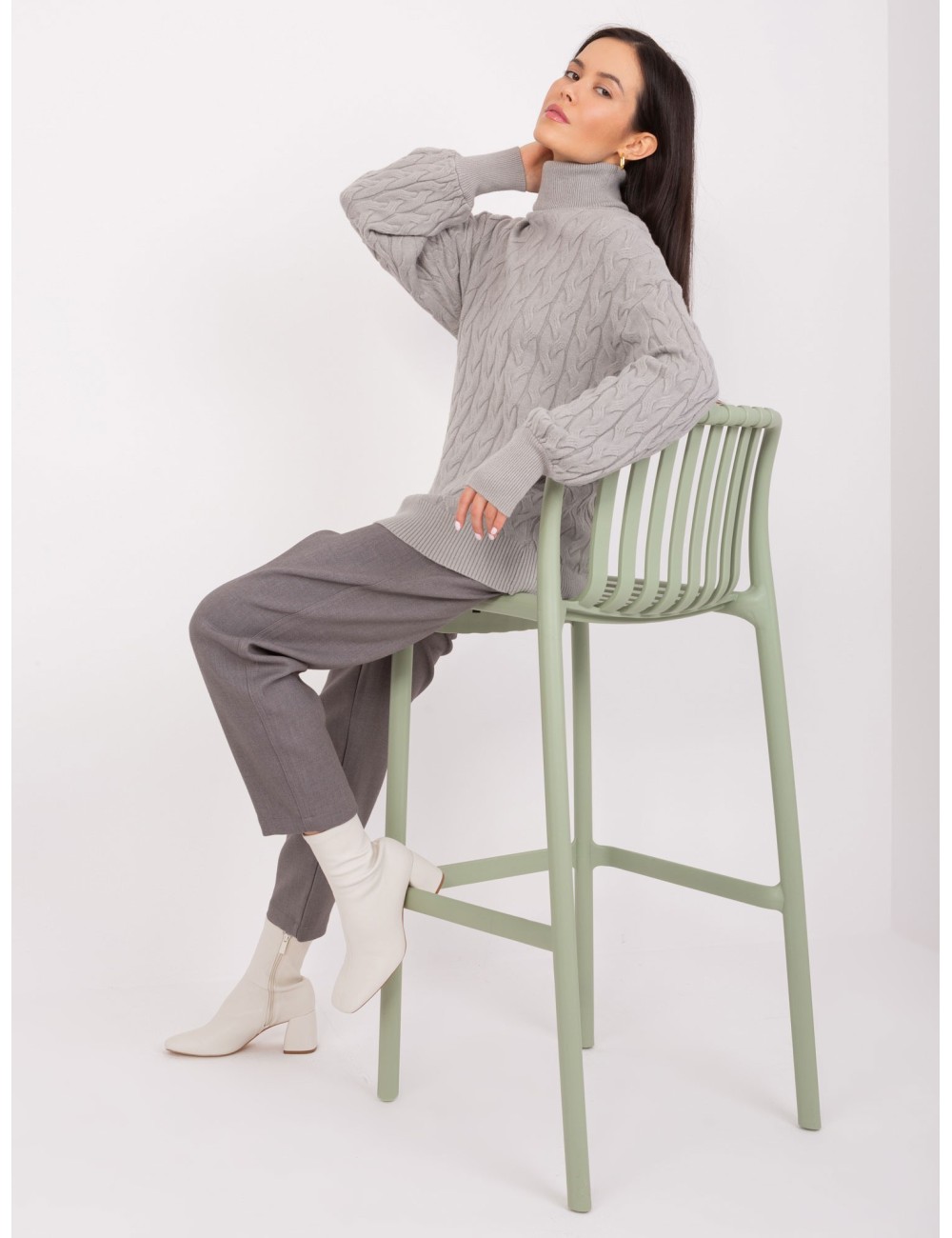 Sweter z golfem z dodatkiem wiskozy