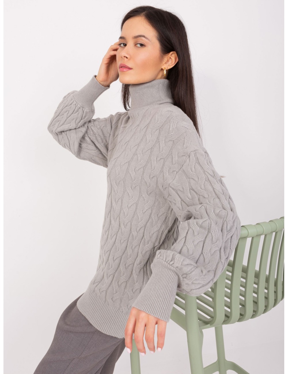 Sweter z golfem z dodatkiem wiskozy