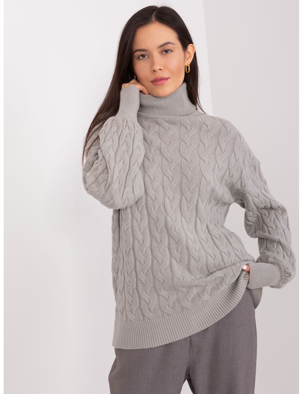 Sweter z golfem z dodatkiem wiskozy