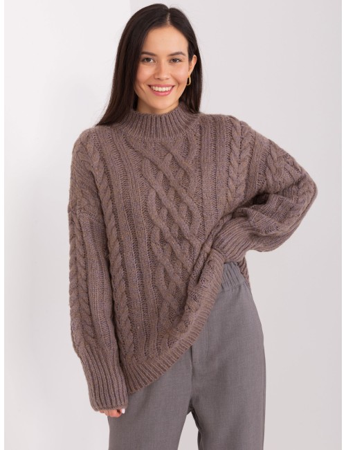 Dzianinowy sweter z warkoczami