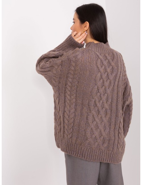 Dzianinowy sweter z warkoczami