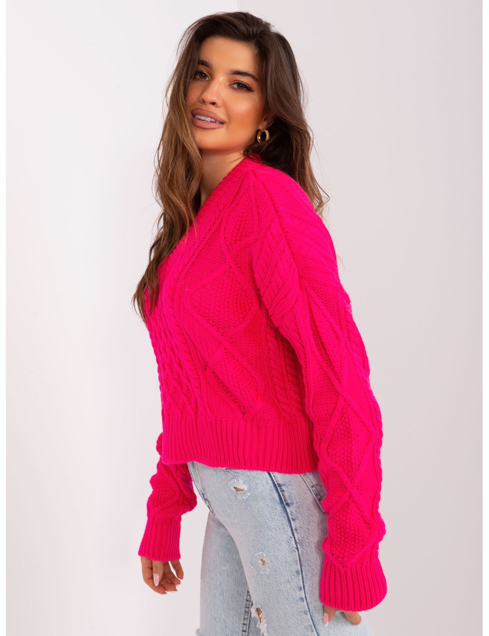 Krótki sweter z warkoczami