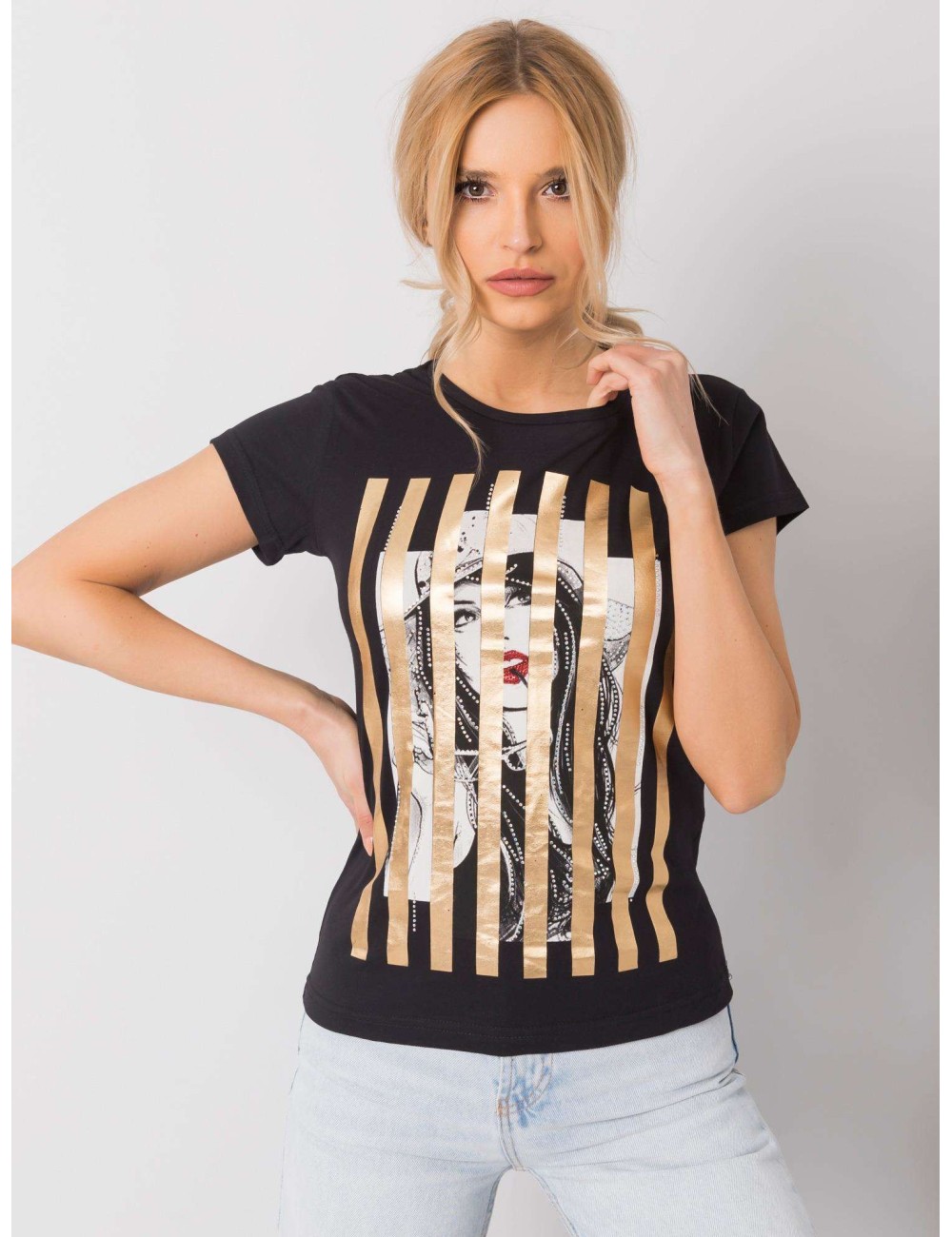 T-shirt z aplikacją