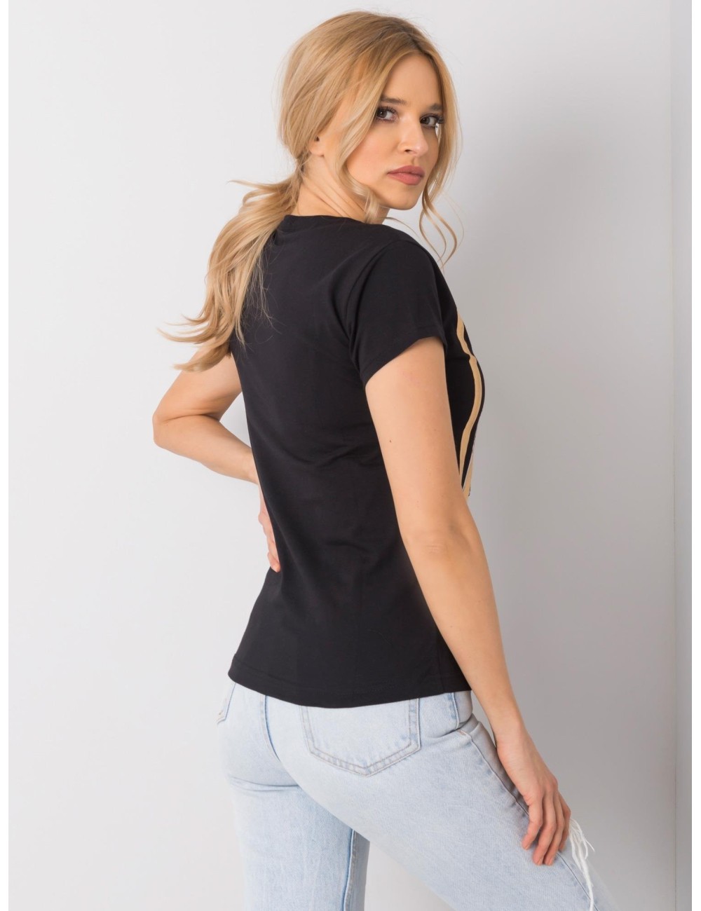 T-shirt z aplikacją