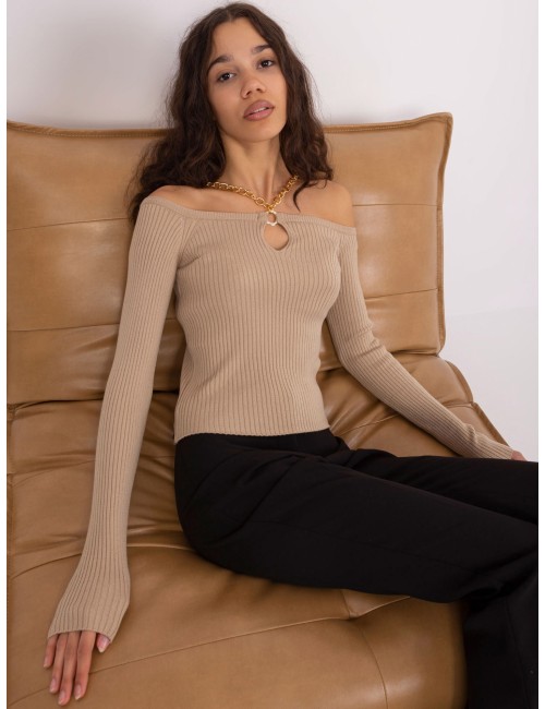 Sweter z odkrytymi ramionami