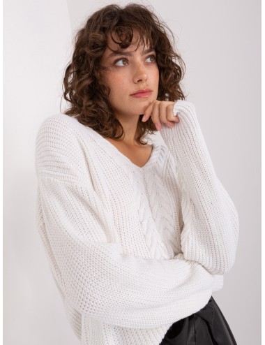 Damski sweter klasyczny z warkoczami