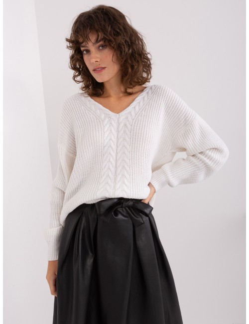 Damski sweter klasyczny z warkoczami