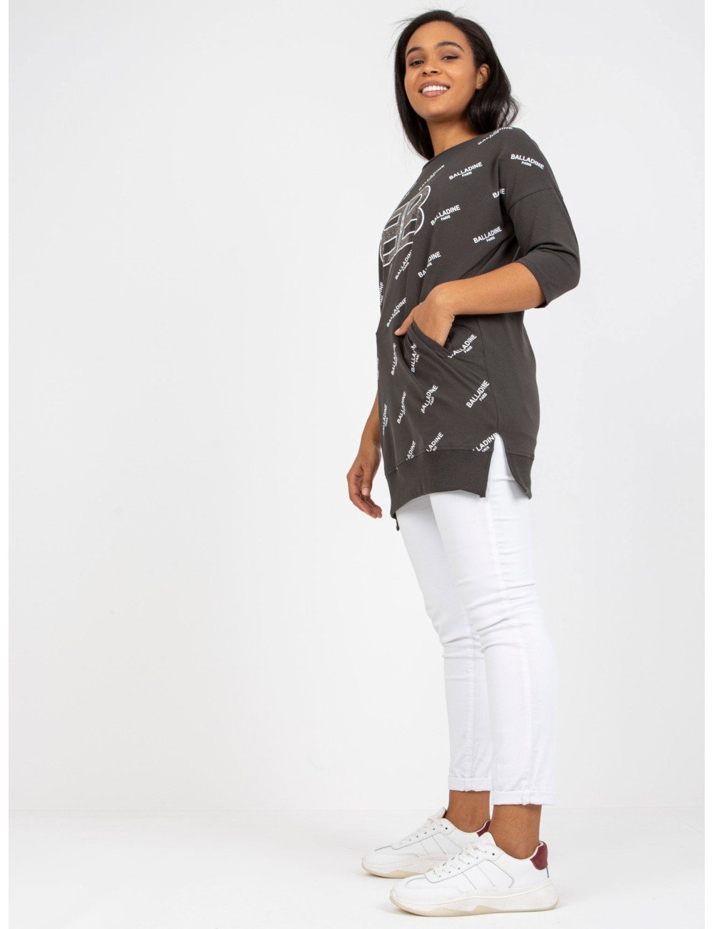 Khaki bluzka plus size z aplikacją