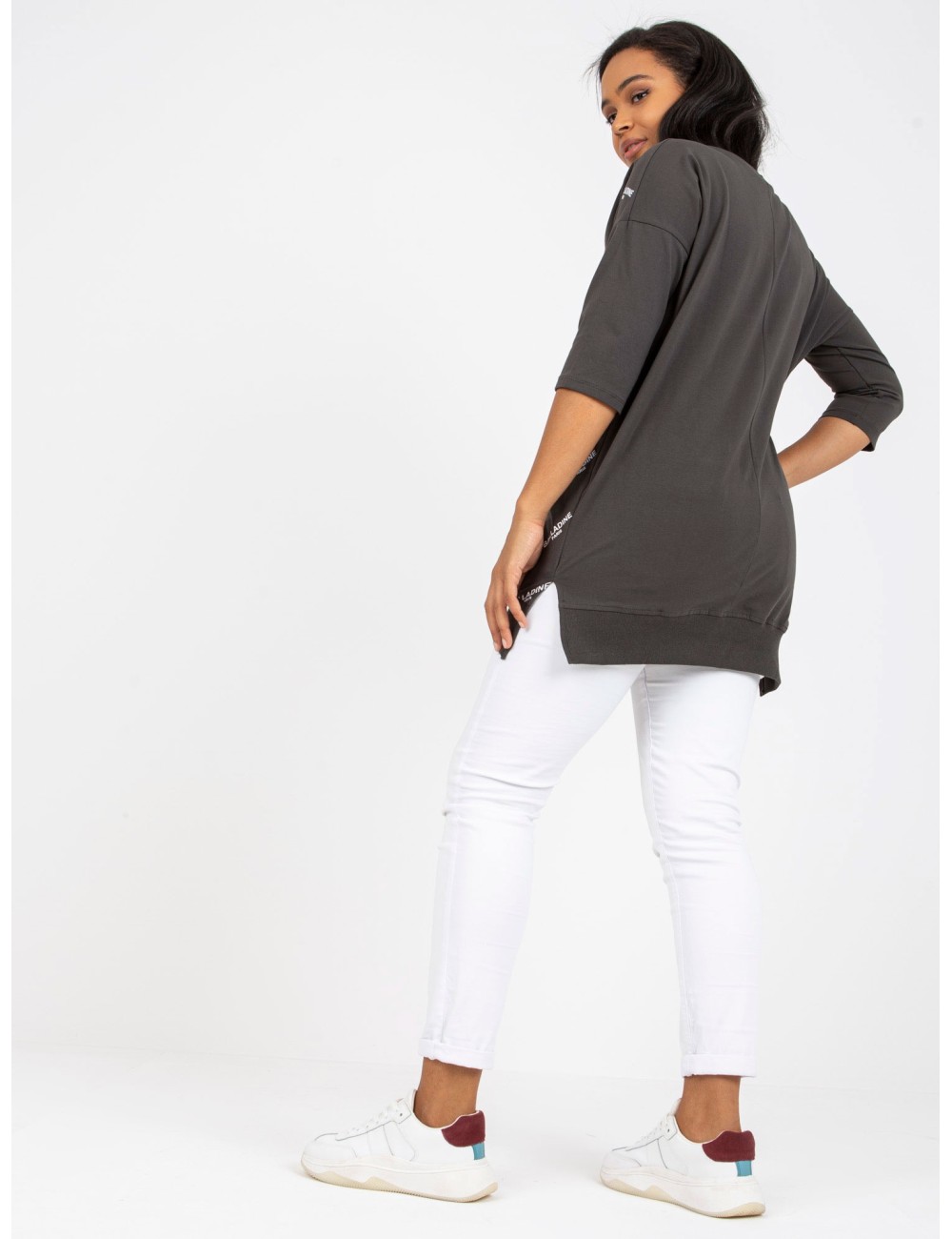 Khaki bluzka plus size z aplikacją