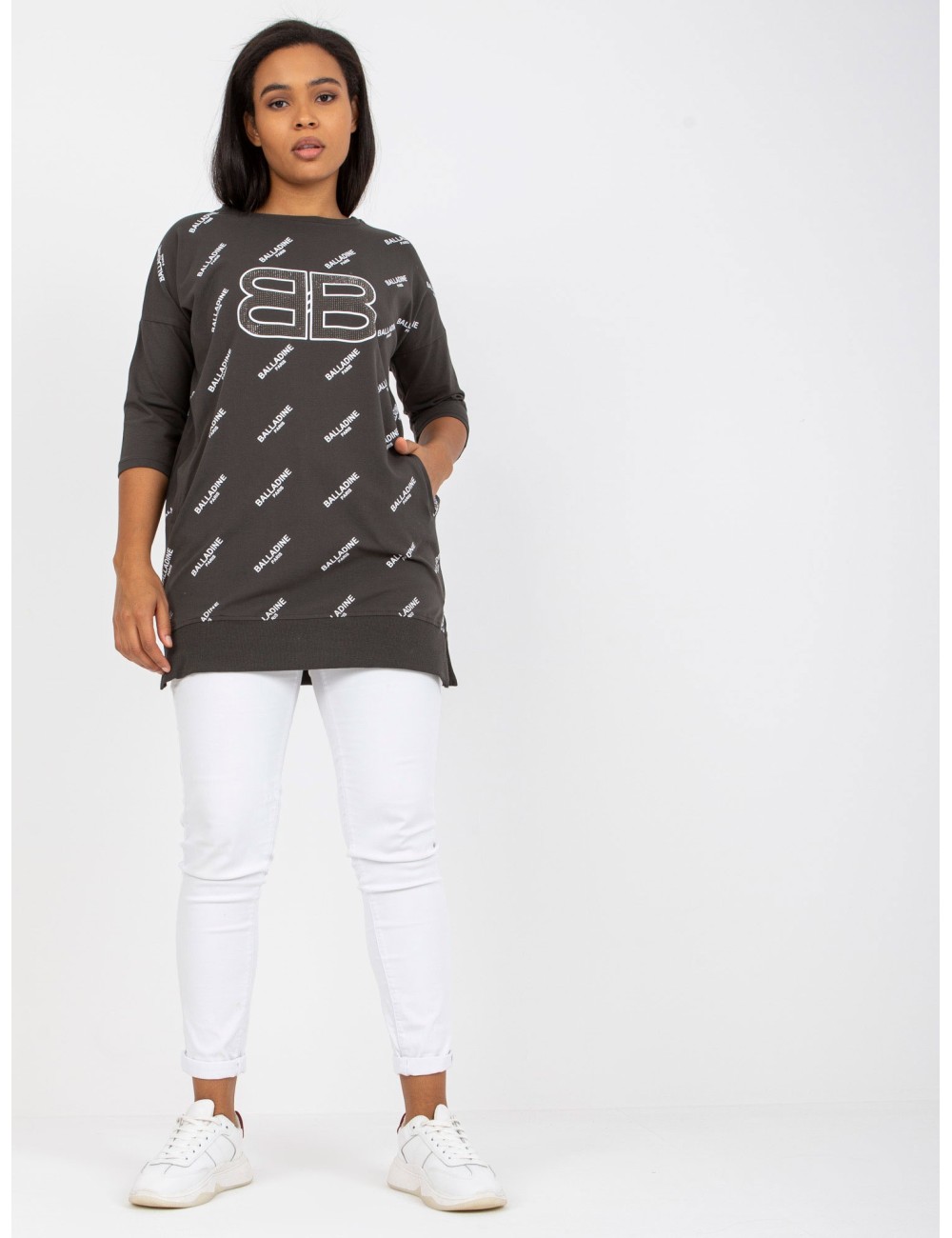 Khaki bluzka plus size z aplikacją