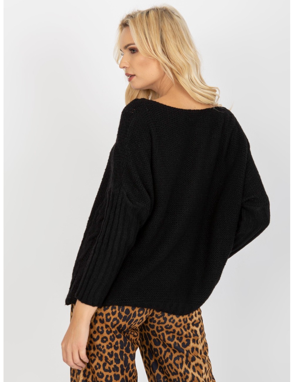 Sweter z warkoczami z dekoltem V OCH BELLA