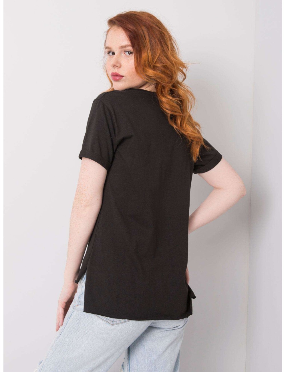 Damski t-shirt z aplikacją