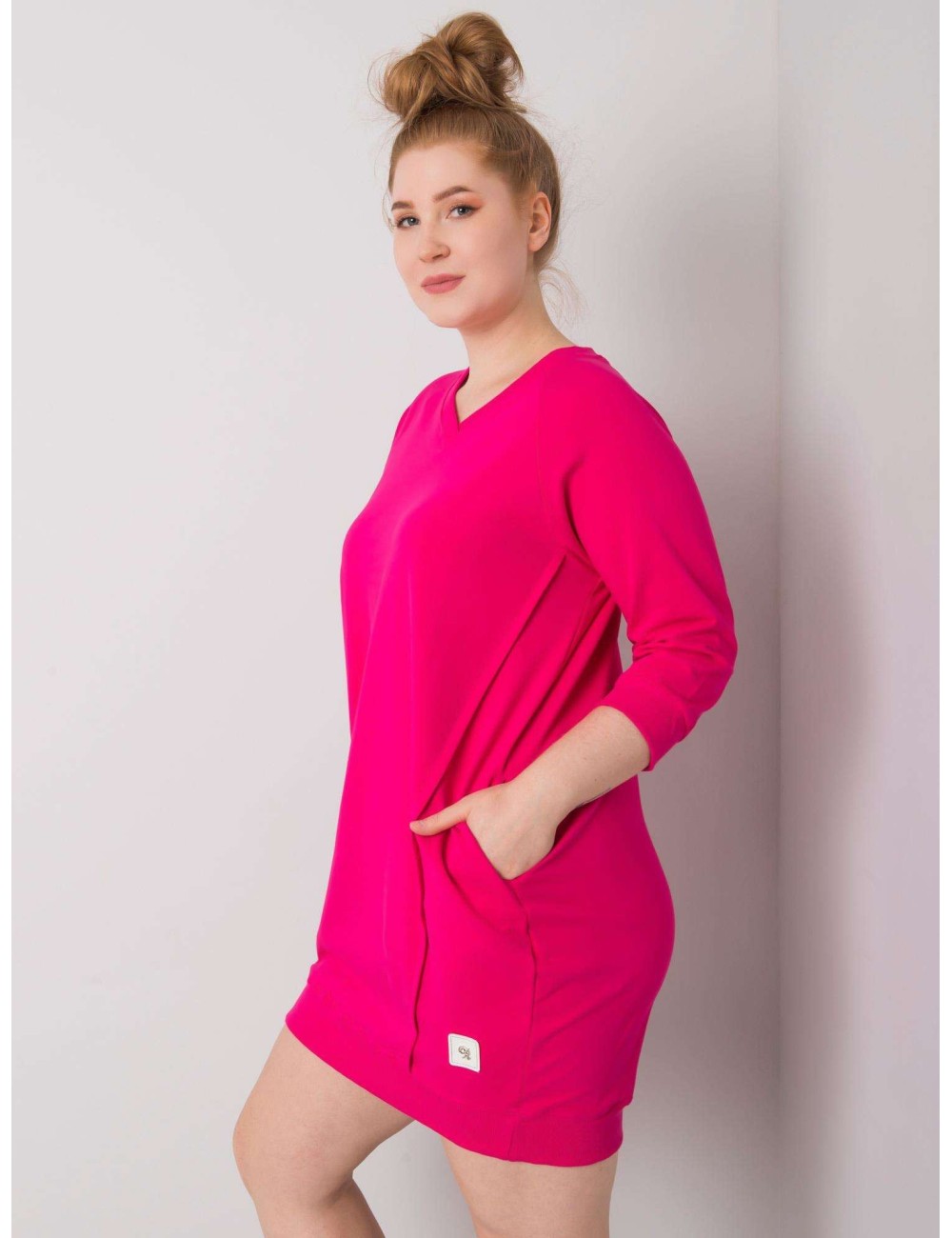 Mini sukienka plus size z rękawem 3/4