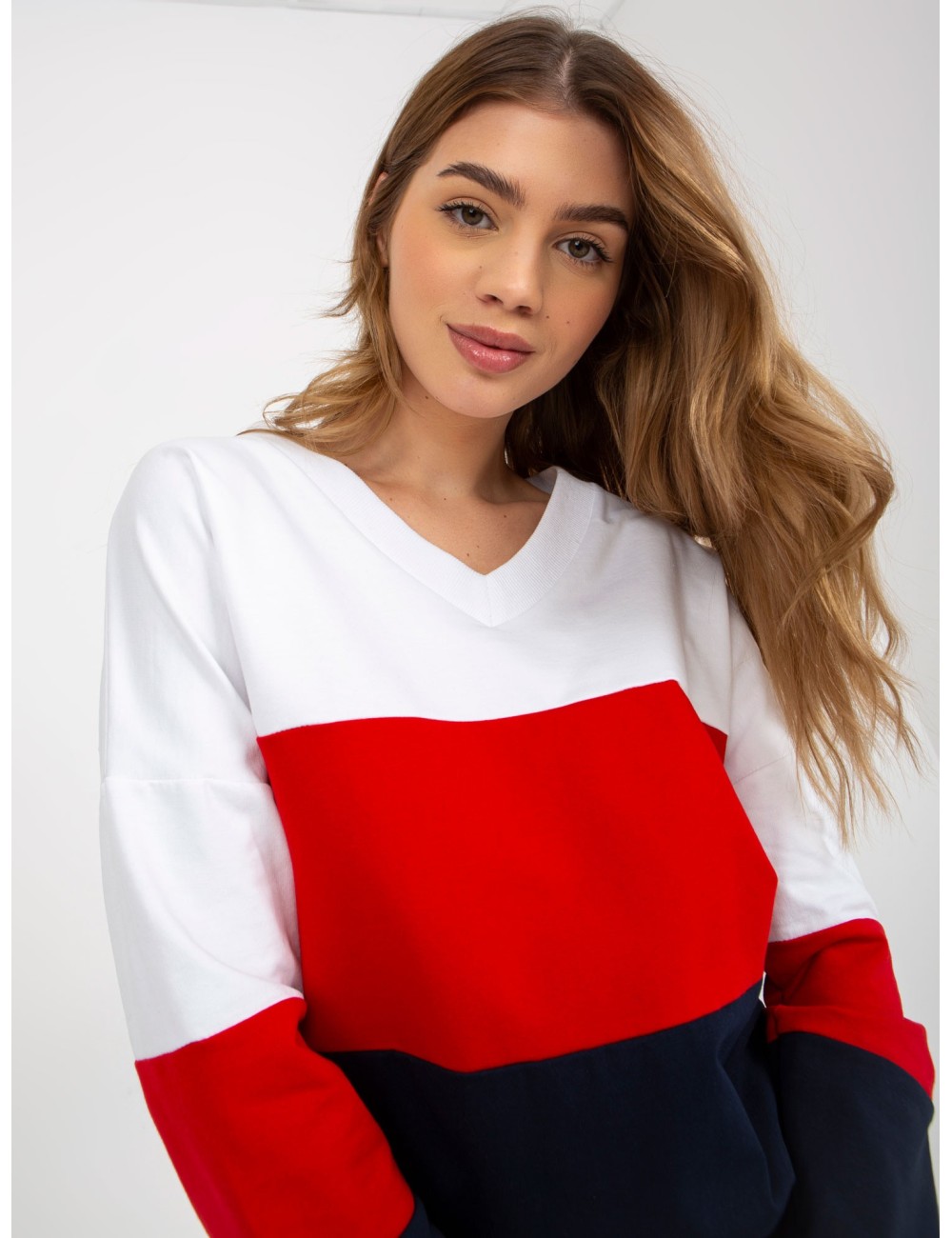 Damska bluza basic z dekoltem V RUE PARIS
