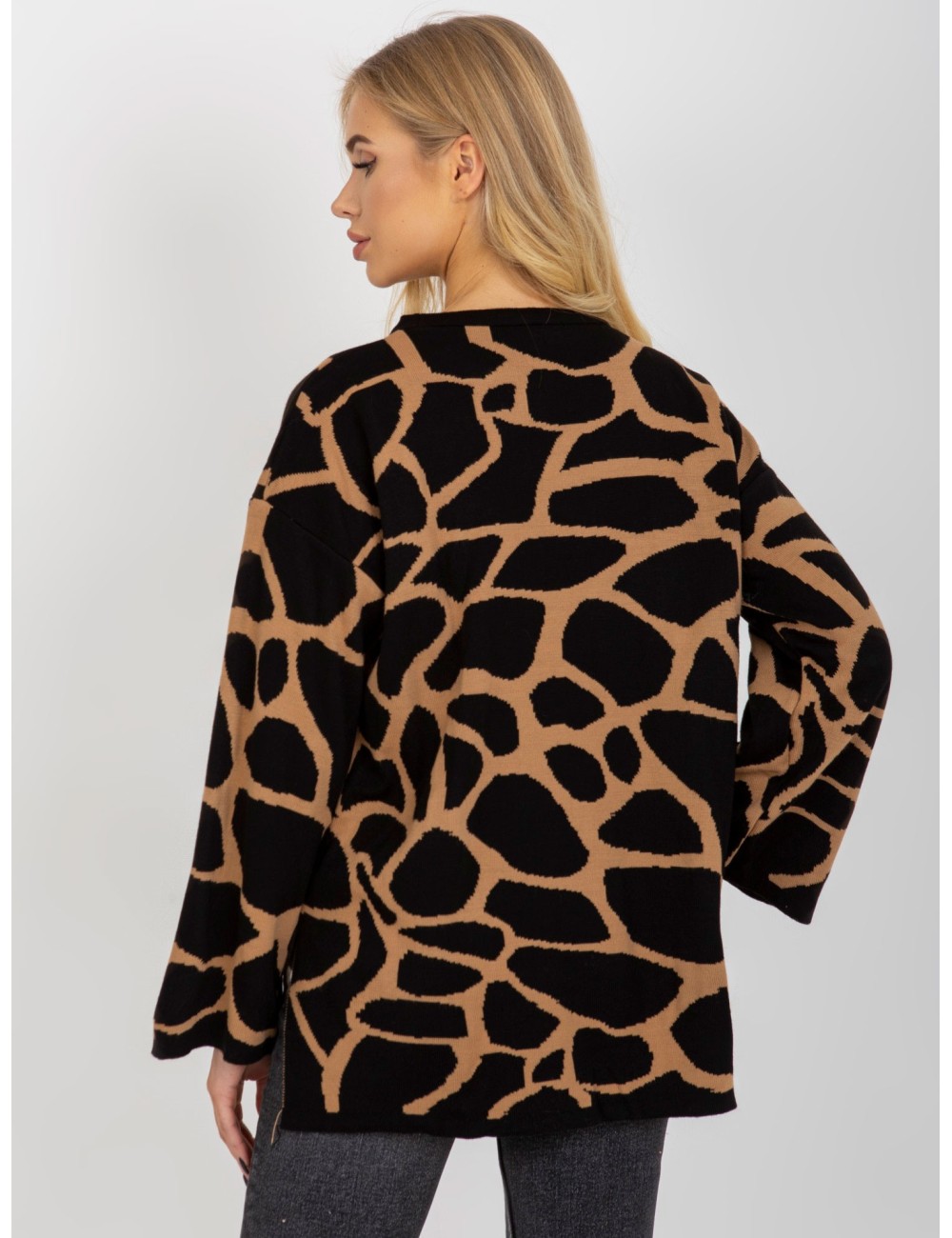 Wzorzysty sweter oversize