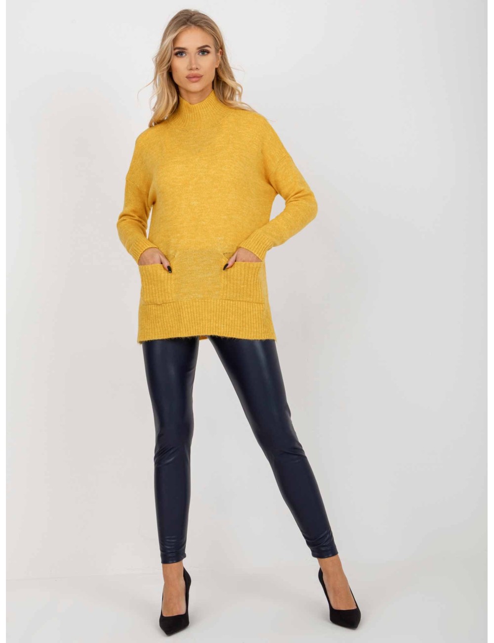 Długi sweter oversize z kieszeniami