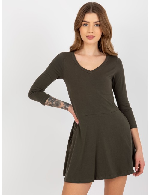 Rozkloszowana mini sukienka basic z kieszeniami