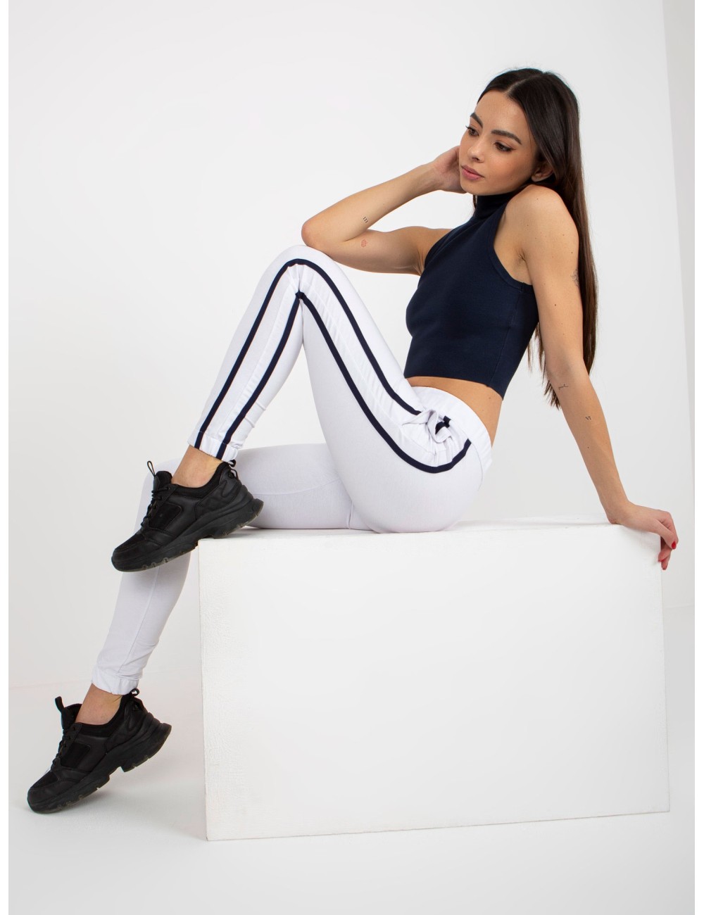 Dresowe spodnie basic z lampasami RUE PARIS