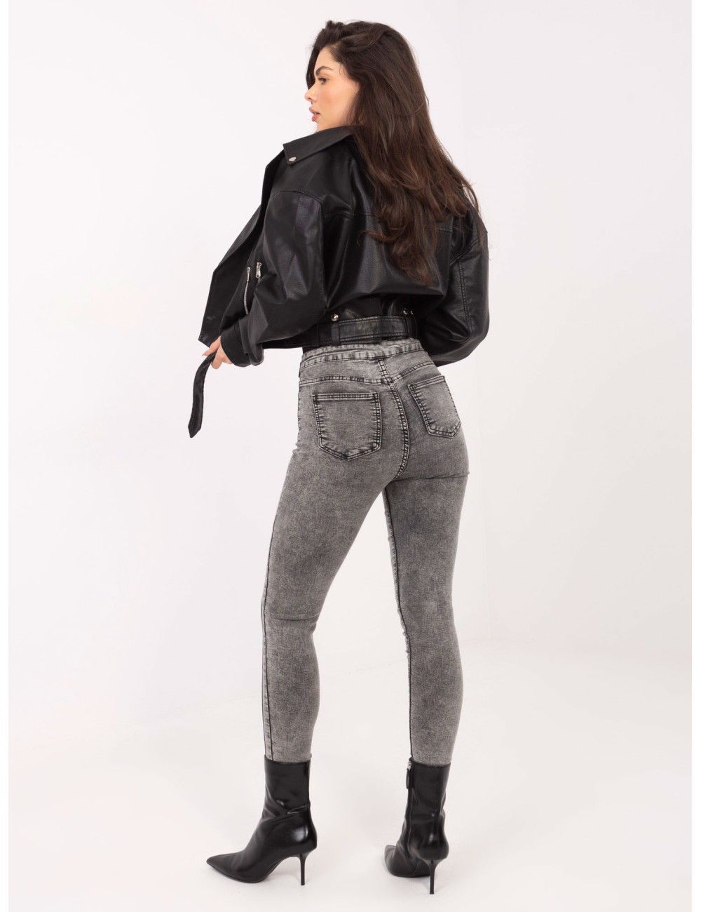 Jeansy damskie skinny z ozdobnymi guzikami