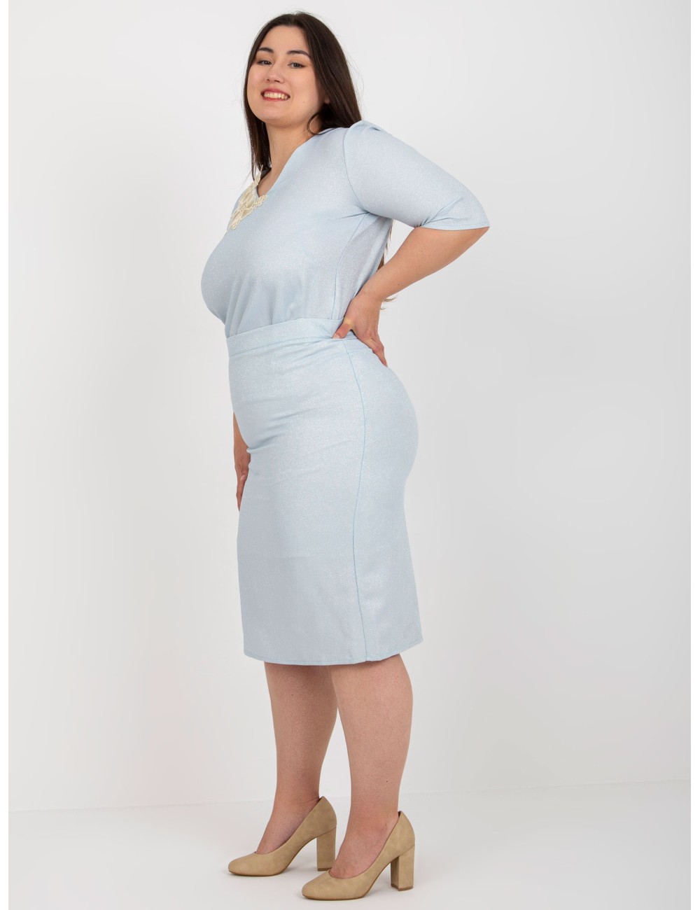 Jasnobrzoskwiniowa ołówkowa spódnica plus size