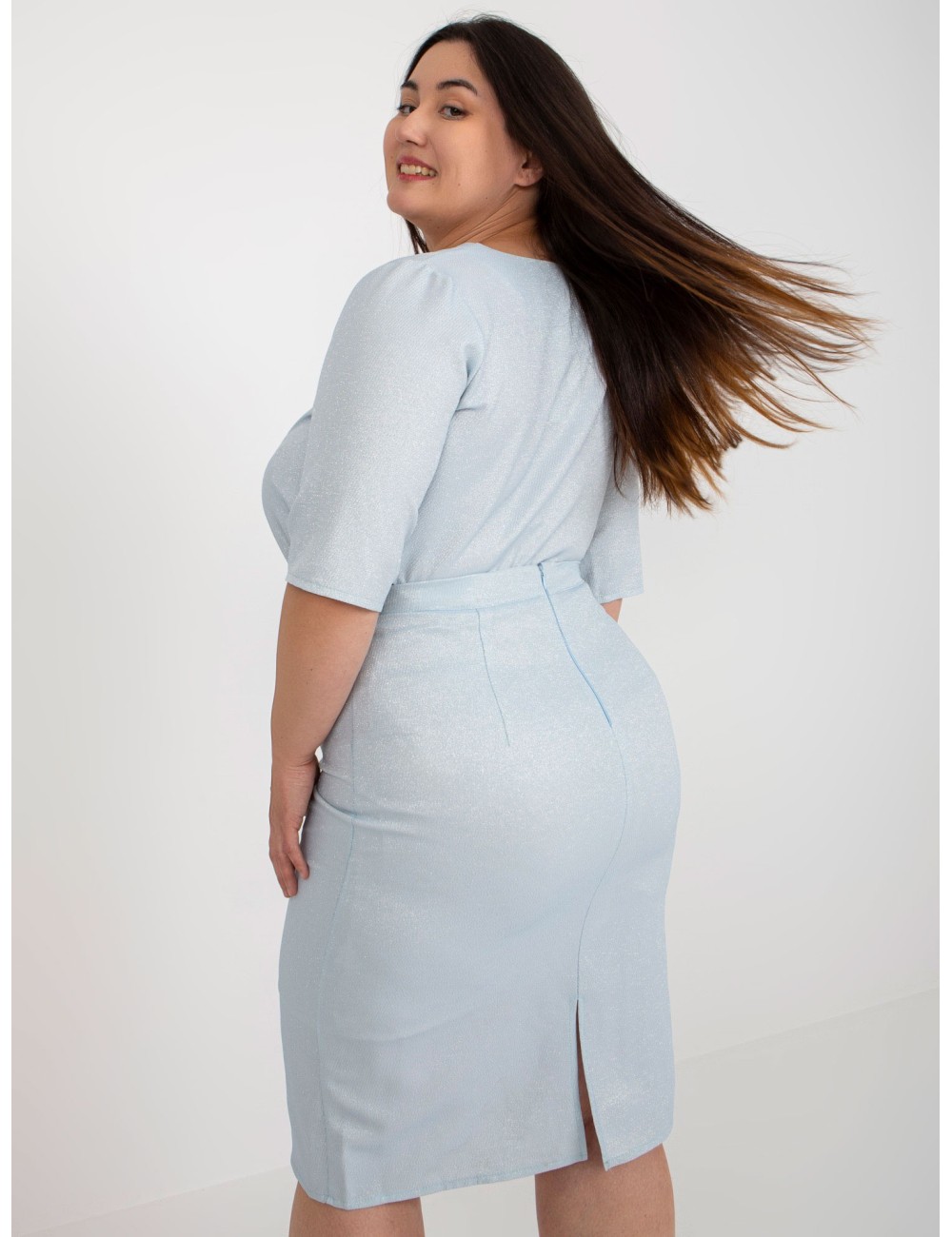 Jasnobrzoskwiniowa ołówkowa spódnica plus size