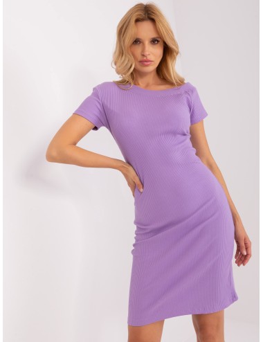 Dopasowana sukienka basic w prążek