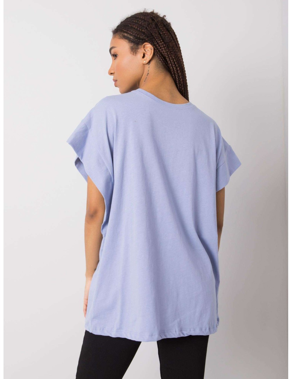 RUE PARIS Niebieski t-shirt z naszyjnikiem