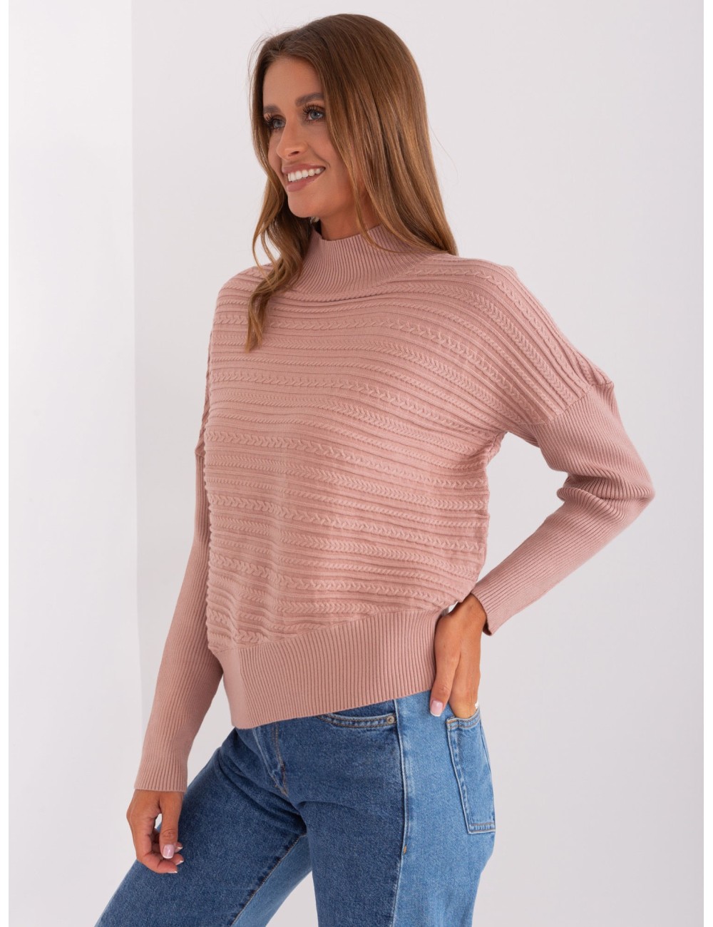 Sweter asymetryczny z warkoczami
