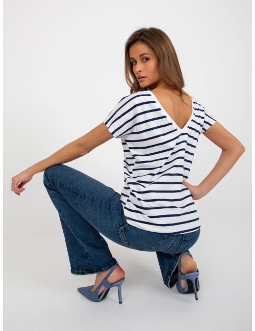 T-shirt basic z dekoltem na plecach