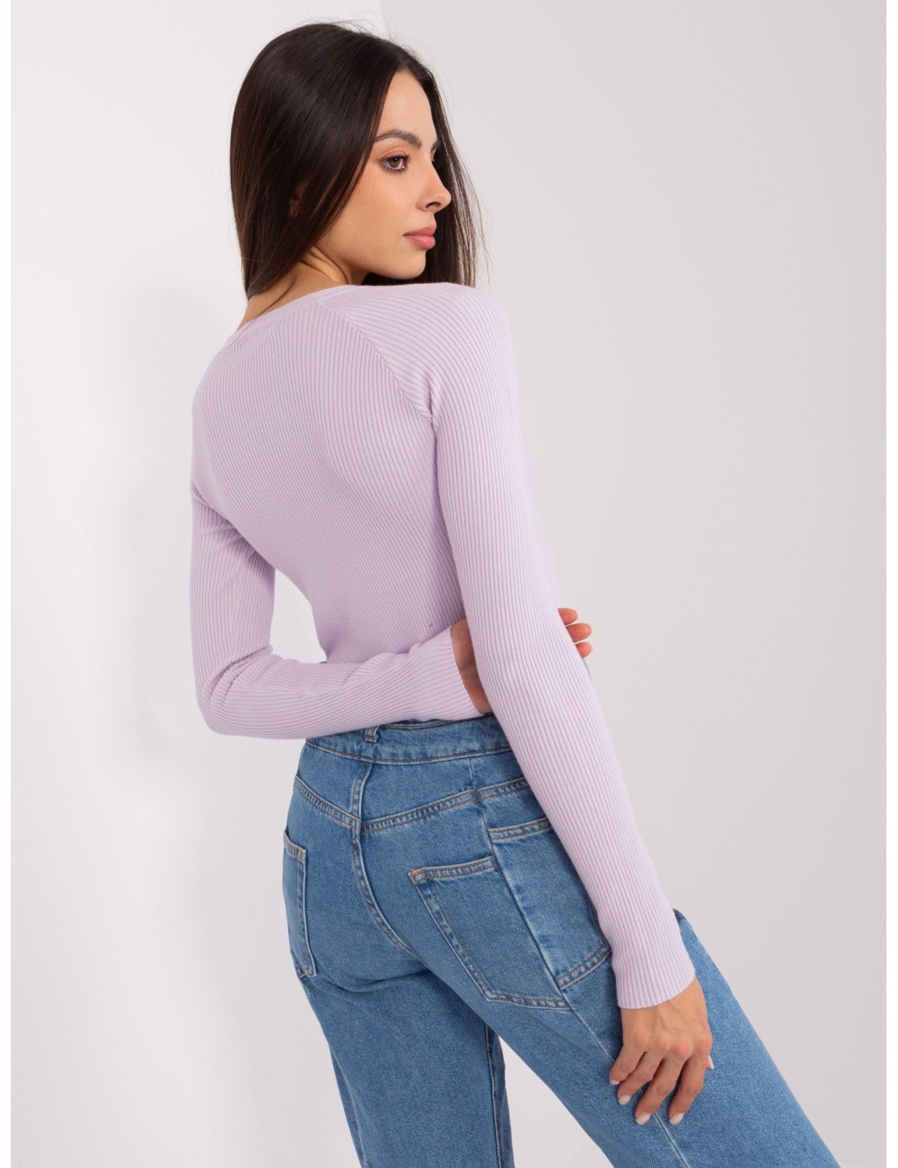 Sweter klasyczny z ozdobnymi guzikami