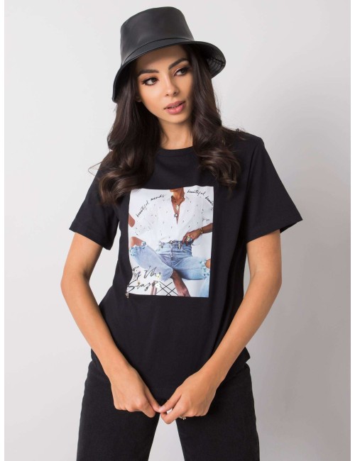 T-shirt z printem i aplikacją