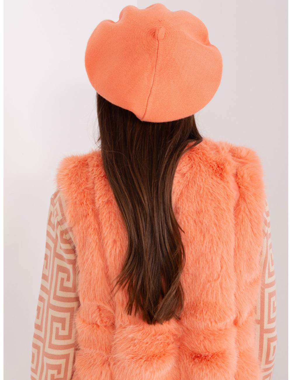Ceglasta damska czapka zimowa typu beret