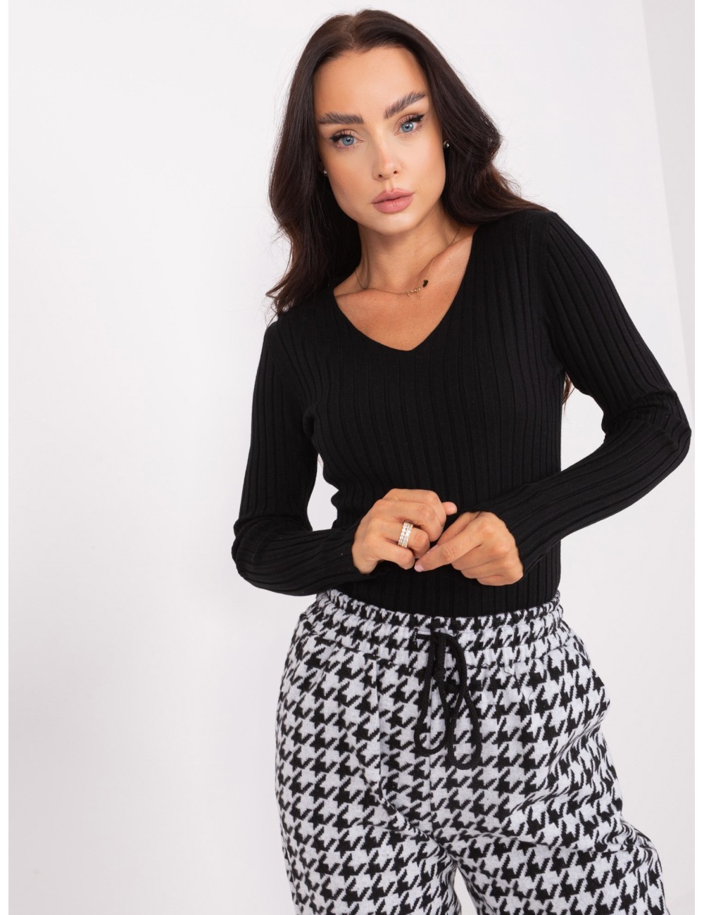 Sweter klasyczny w prążek