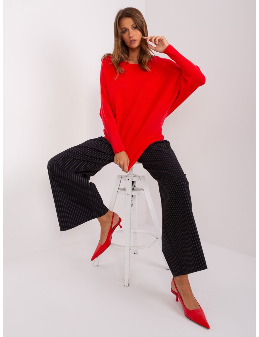 Damski sweter oversize o kroju nietoperza