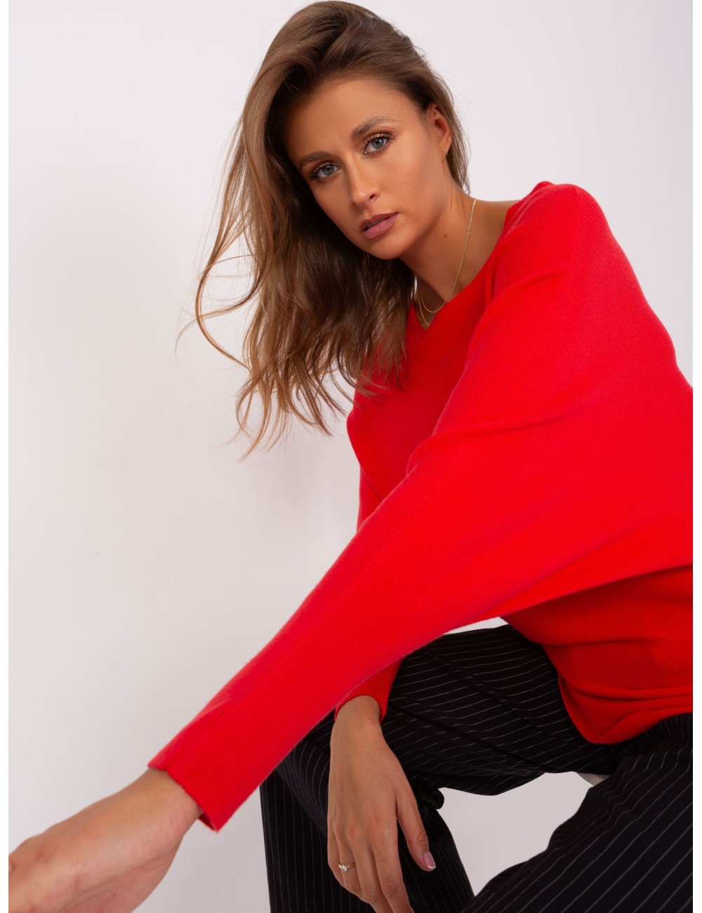 Damski sweter oversize o kroju nietoperza