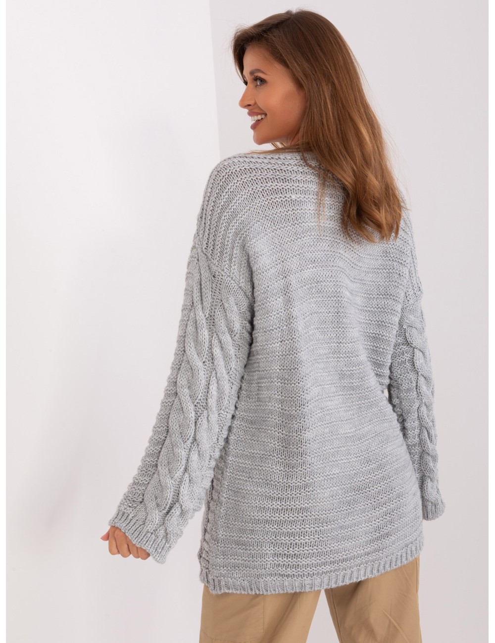 Sweter z warkoczami z dodatkiem wełny