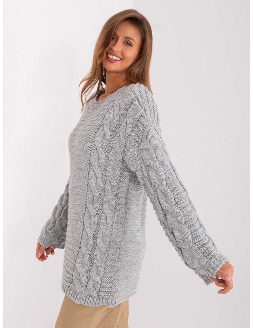 Sweter z warkoczami z dodatkiem wełny