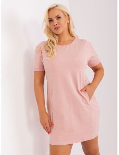 Jasnozielona prosta sukienka plus size do kolana