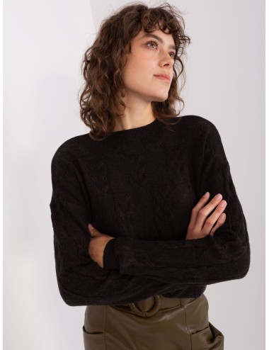Sweter z warkoczami o luźnym kroju