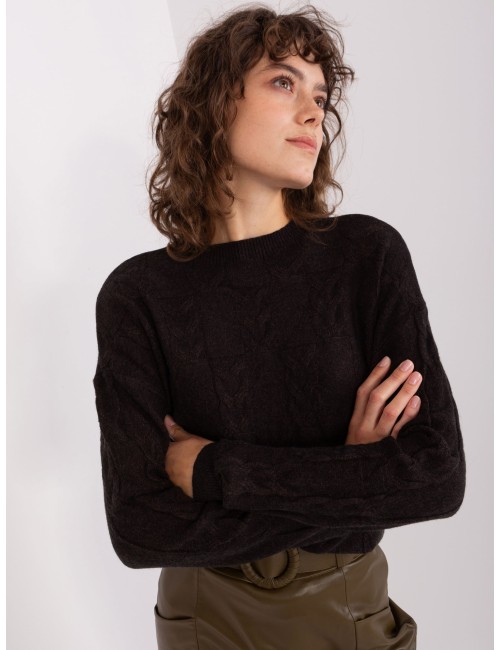 Sweter z warkoczami o luźnym kroju