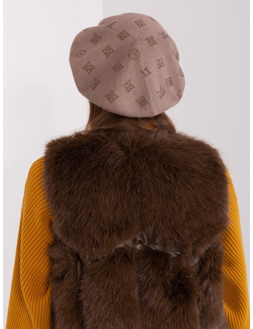 Damski beret z dżetami