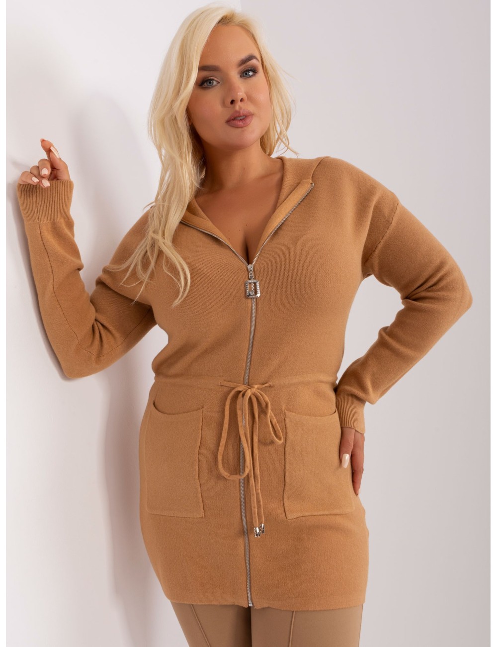 Rozpinany sweter plus size z wiskozą