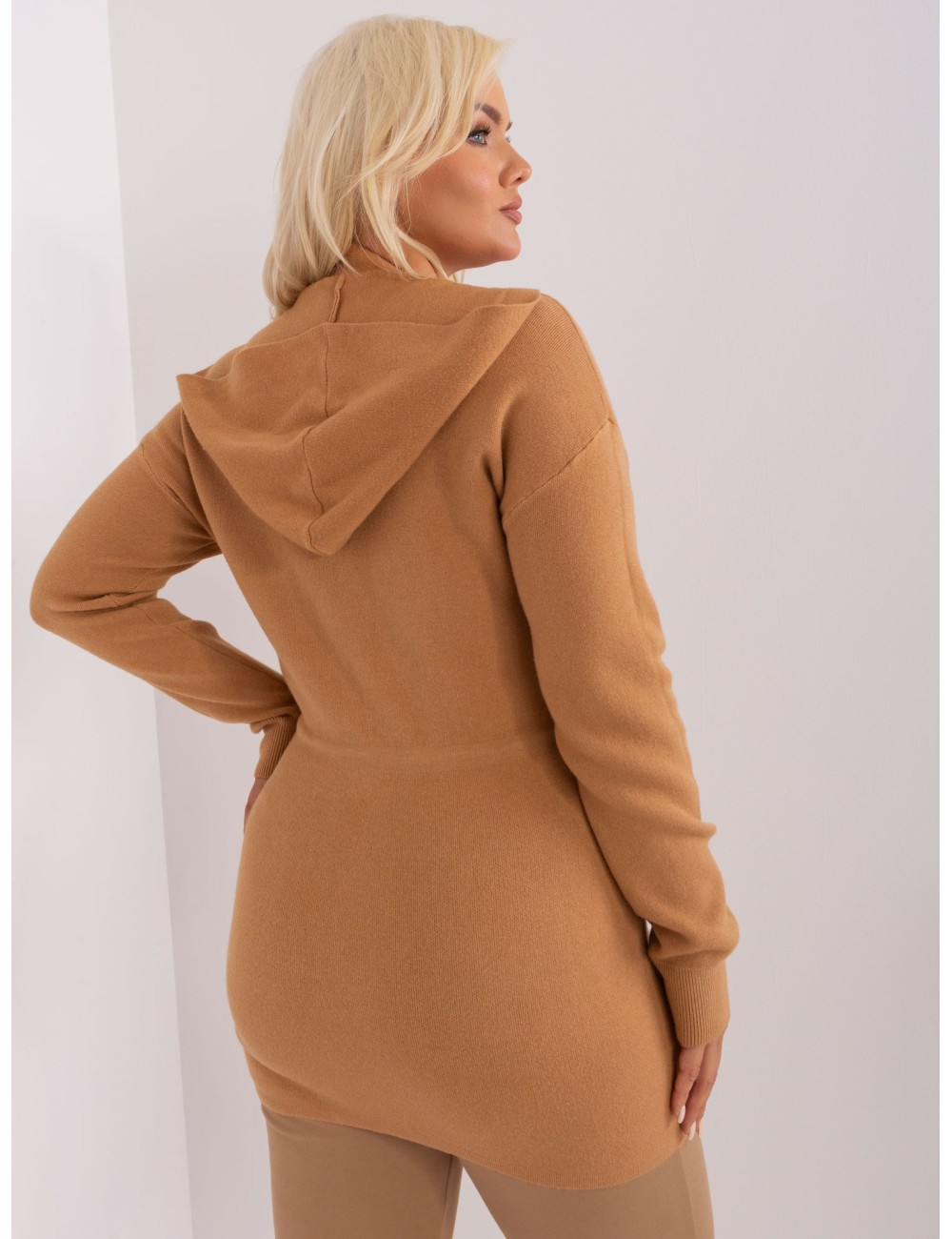 Rozpinany sweter plus size z wiskozą