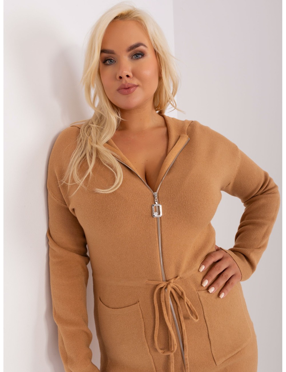 Rozpinany sweter plus size z wiskozą