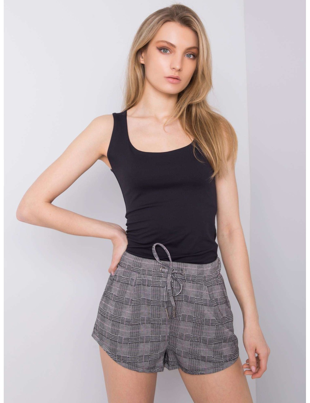 STITCH & SOUL Czarne szorty w kratkę